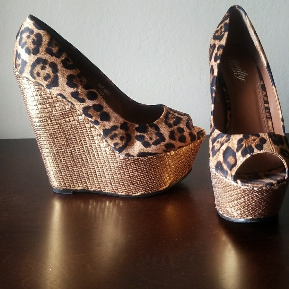 Shoes - Picture 2 of 2